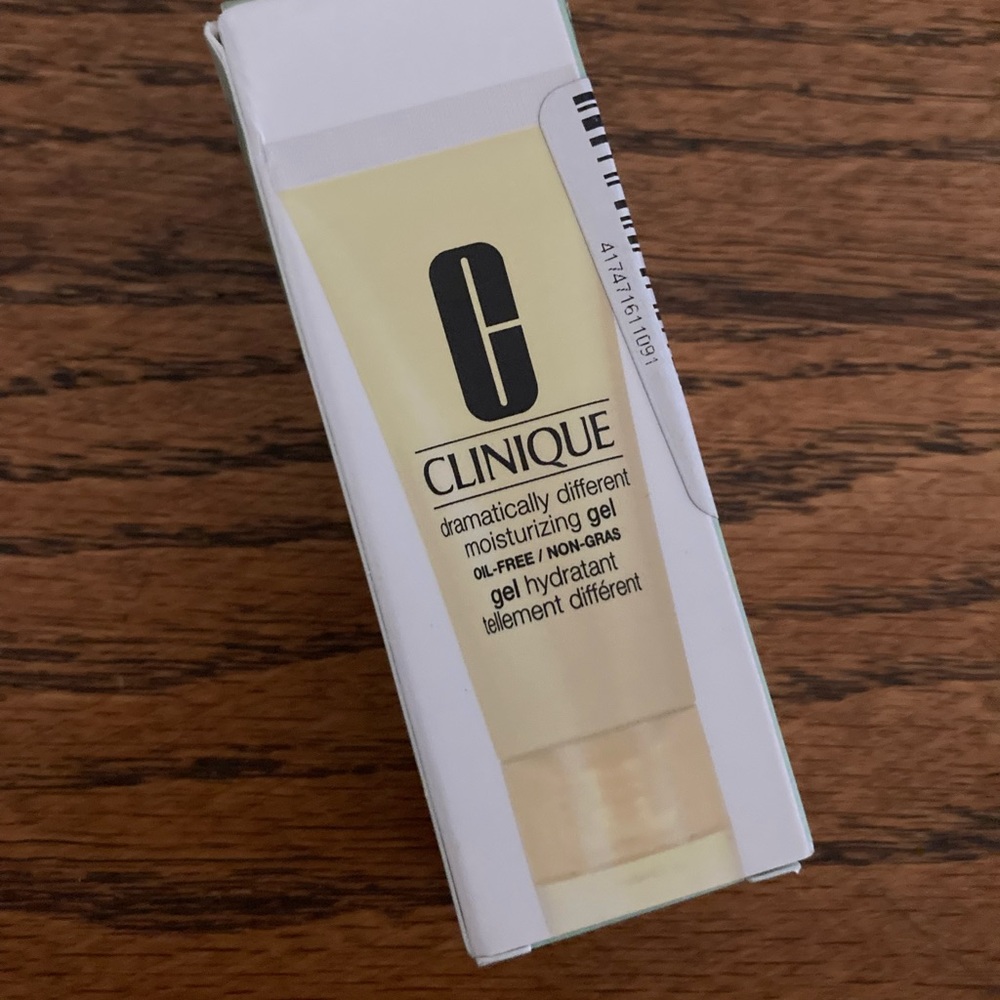 Clinique Dramatically Different Moisturizing Gel .5 oz
